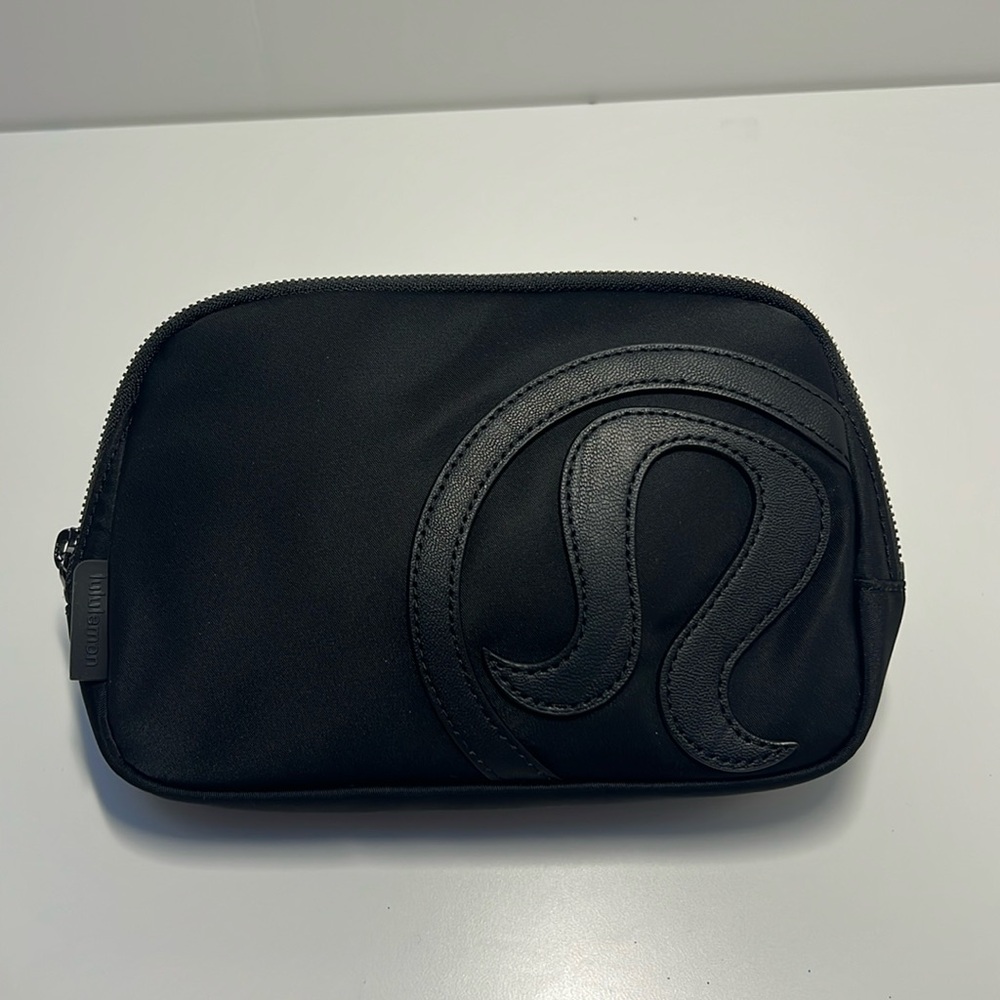 Lululemon Everyw Belt Bag Black on Black with Logo Design NWT